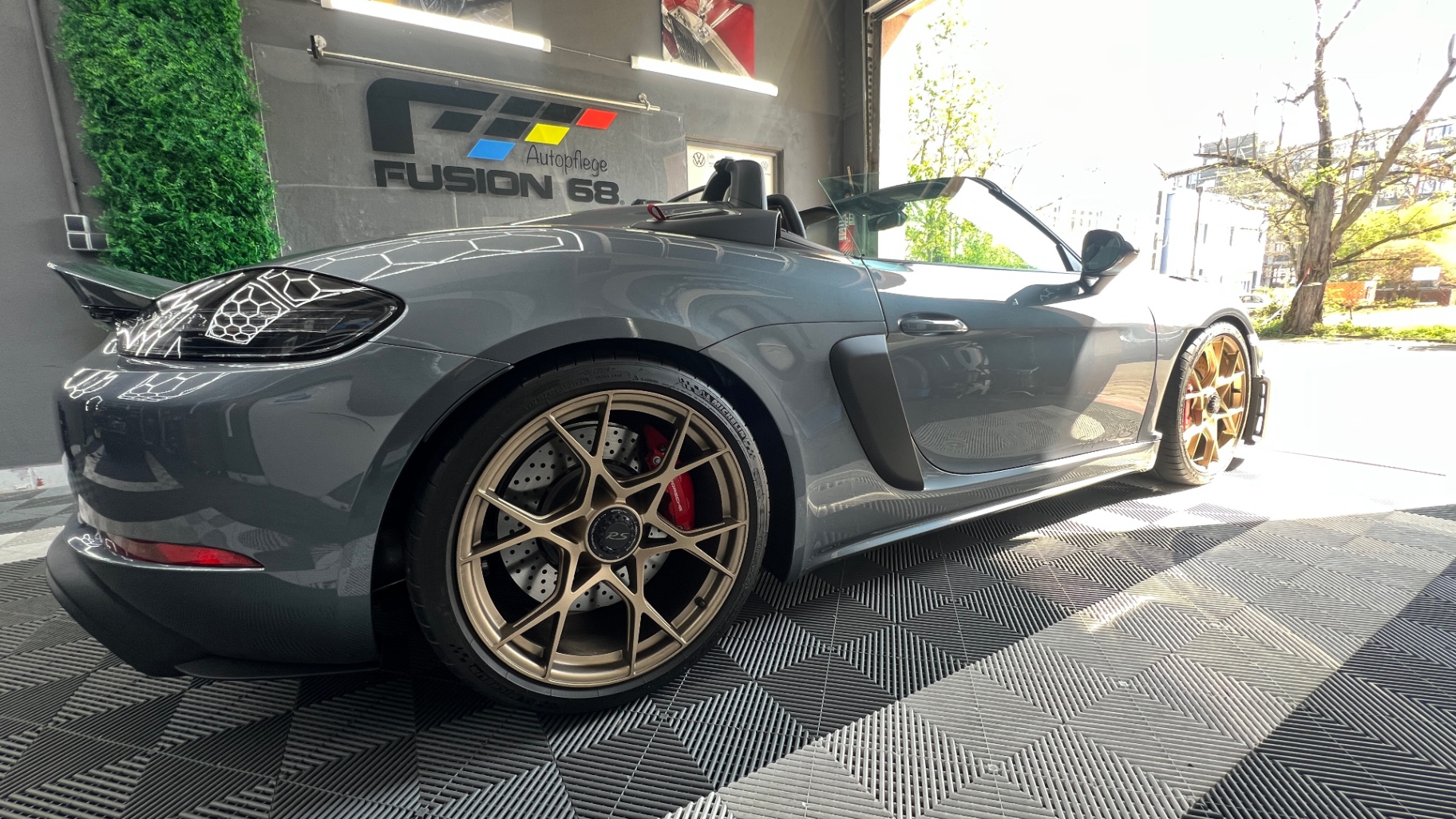 Porsche 718 Spyder RS mit Lackschutzfolie — Fusion 68 Mannheim